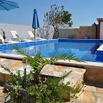 House With Swimming Pool Blue Diamond *