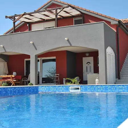 House With Swimming Pool Blue Diamond * Povljana