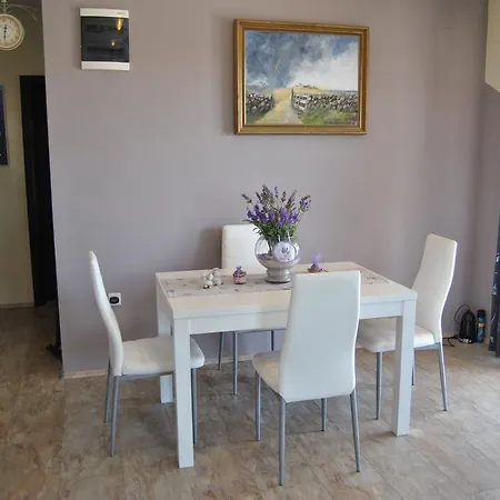 Apartment House With Swimming Pool Blue Diamond *