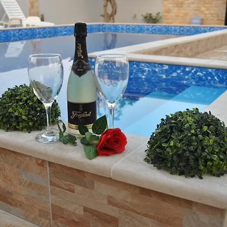 Daire House With Swimming Pool Blue Diamond