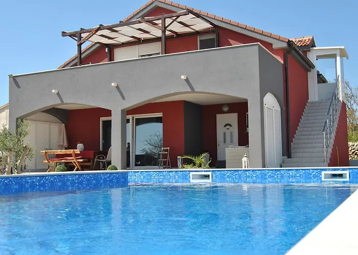House With Swimming Pool Blue Diamond * Повляна