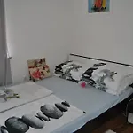 House With Swimming Pool Blue Diamond Appartement *