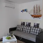 House With Swimming Pool Blue Diamond Appartement Povljana