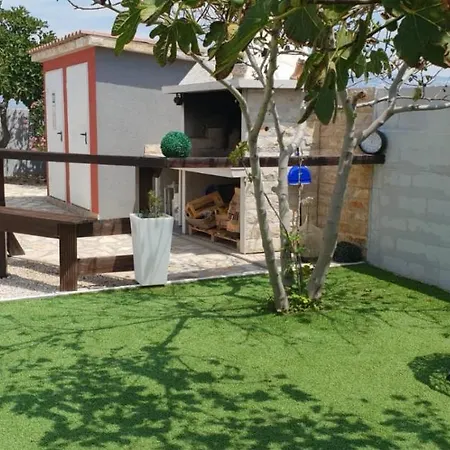 아파트 House With Swimming Pool Blue Diamond