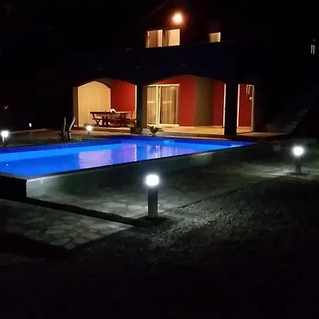 아파트 House With Swimming Pool Blue Diamond *