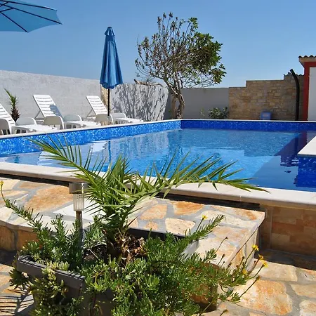 House With Swimming Pool Blue Diamond *